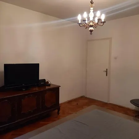 Apartment Nikola Hram